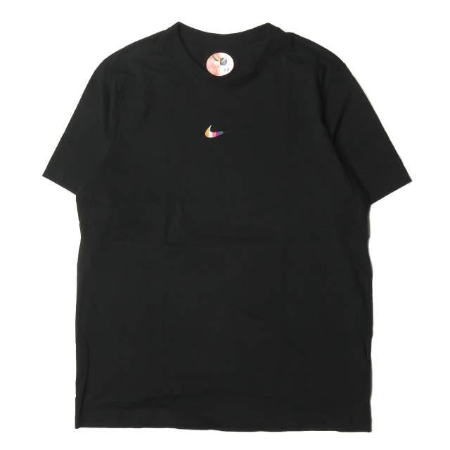 NIKE リンゴロゴTシャツと黒パンツセット NIKE リンゴロゴTシャツと黒パンツセット