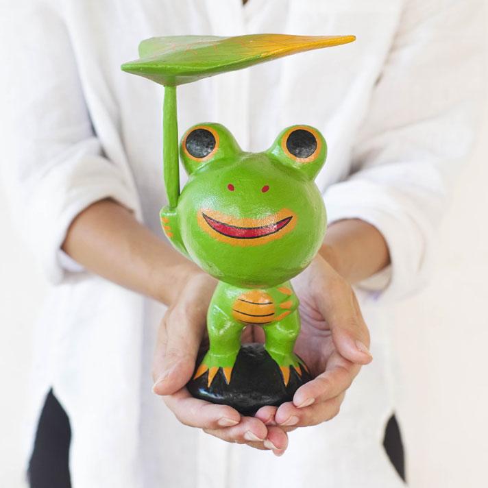 蛙 かえる カエル 木彫り 木製 置物 福返る 無事帰る