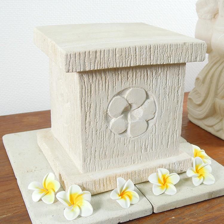 アジアン雑貨 石 ストーン 土台 スタンド 台 プルメリア フランジパニ インテリア オブジェ 彫り バリ 置物 アジアンインテリア ループ 通販 Yahoo ショッピング