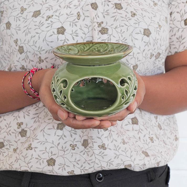 陶器製 アロマポット 黒 丸型 アロマポット 陶器 おしゃれ キャンドルホルダー 北欧