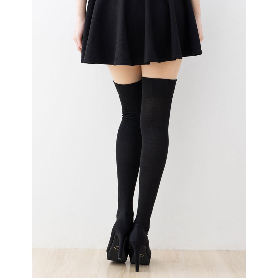 肉盛りしにくい オーバーニーソックス 綿混平無地 22-25cm ブラック 黒