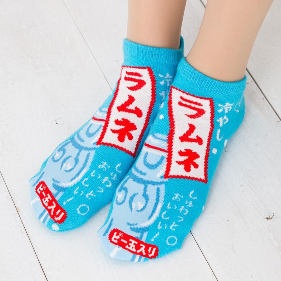 3点購入で送料無料 おもしろソックス ラムネ柄 22 25cm 日本製 スニーカー丈 くるぶし丈 靴下 レディース プレゼント ギフト King 9774 40 靴下専門店lops 通販 Yahoo ショッピング