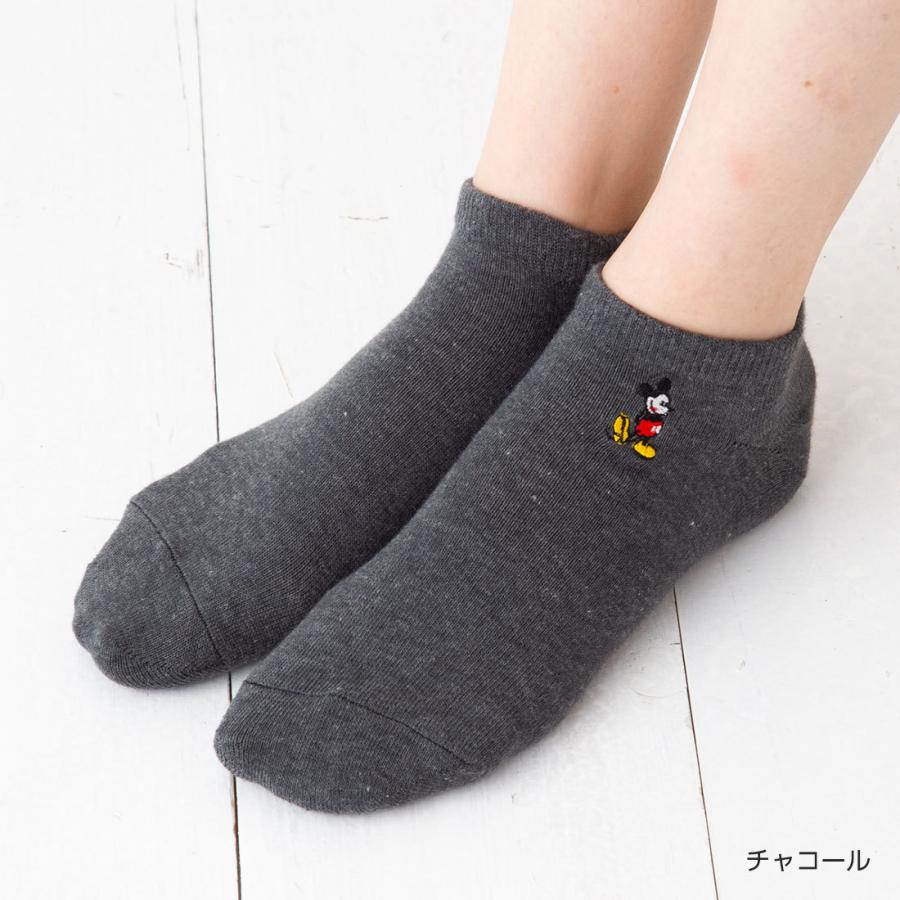 新品soloistソロイスト刺繍 ミッキーマウス 黒 ロングラインソックス 靴下 Disney スニーカーソックス ミッキー刺繍 (黒 白 チャコール)(23