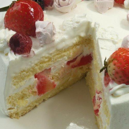 リースのような生デコレーション　ラズベリー味のバラ　お誕生日、記念日に最適 |  | 02