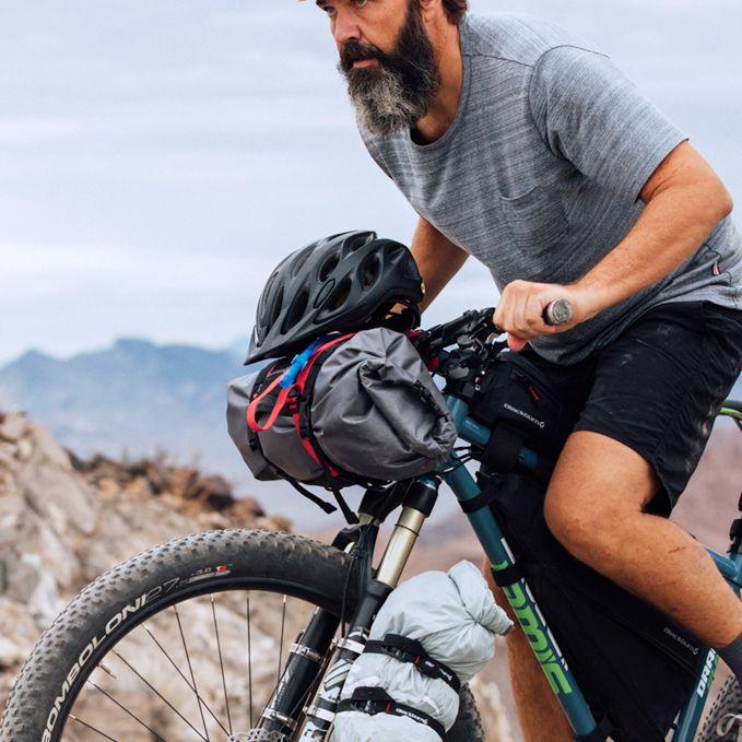 BLACKBURN：Outpost Handlebar Roll ＆ Drybag ブラックバーン：アウト