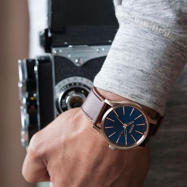 送料無料/新品】 Nixon sentry 42mm ビッグフェイス レザー