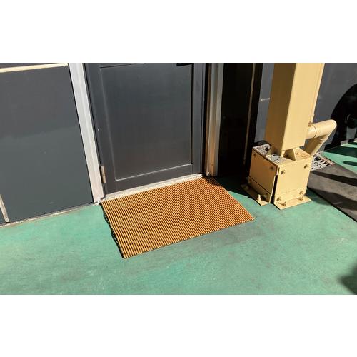 CAR-BOY スノコ 安全スノコマット 90cm×4M ベージュ [ASK9004BE] ASK9004BE  販売単位：1 送料無料の画像