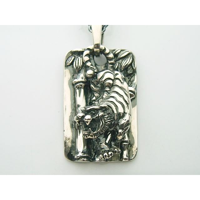 【シルバーアクセサリー】  竹林に虎ペンダントトップ【和柄ペンダント】