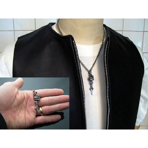 シルバーアクセサリー】倶利伽羅剣ペンダントトップ 【神仏ペンダント