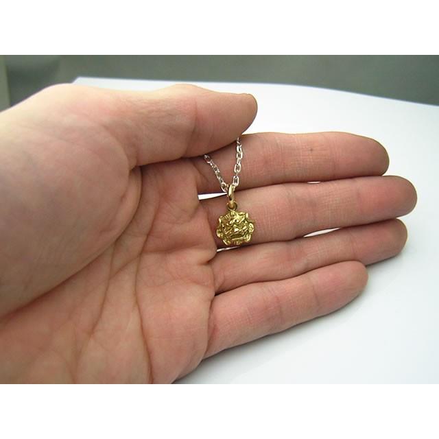 【シルバーアクセサリー ラブクラフト】１８金製の唐獅子ペンダントトップ 【和柄ペンダント】の画像