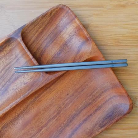 Loveknot 箸 チタン製 はし マイ箸 お箸 菜箸 角 角型 食器 和食器 お箸 携帯用 アウトドア キャンプ バーベキュー 持ち運び おしゃれ 軽量 箸袋付き Lk Ta05f Loveknot 通販 Yahoo ショッピング