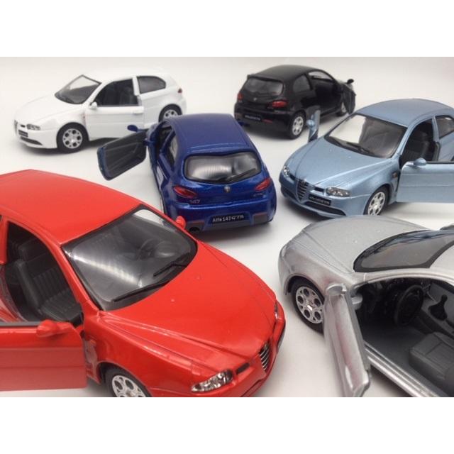KinSMART ミニカー お得な6色コンプリートセット 1/32 アルファロメオ 