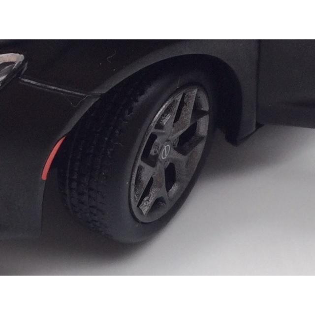 1/32 クライスラー パシフィカ ハイブリッド つや消し黒 ヘッドライト
