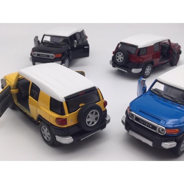 KinSMART ミニカー お得な4色コンプリートセット 1/36 トヨタ FJ