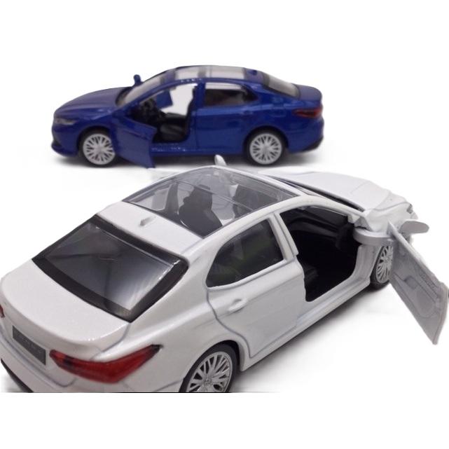 ミニカー 1/43 トヨタ カムリ パールホワイト 単品売り アメリカで人気