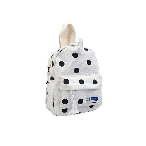 リュック キッズ デイパック 幼児 学童 女の子 かわいい 遊び 遠足 通学 保育園 誕生日 お祝い ご予約品