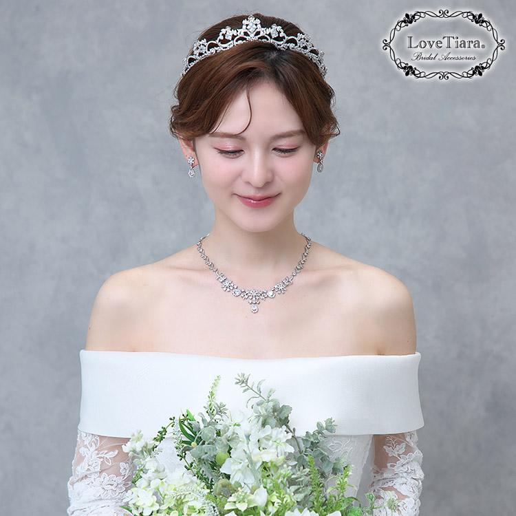 ティアラ カチューシャ 髪飾り 結婚式 花嫁 ヘッドアクセサリー