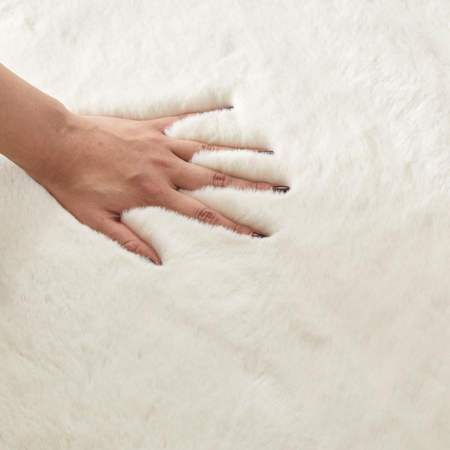 新品未使用品 LOWYA 140×200ラグ フレーム クリーム カーペット 新品未使用品 LOWYA 140×200 ラグ フレーム クリーム カーペット