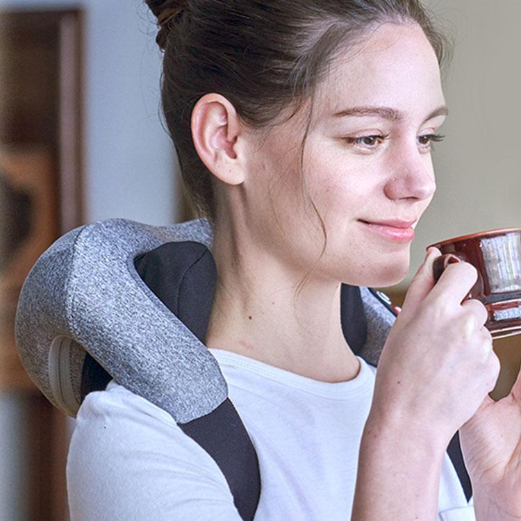 LOWYA（ロウヤ） マッサージ機 コードレス 手もみ風 首肩マッサージ機