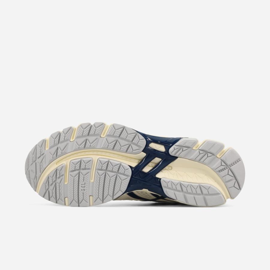 ASICS SPORTSTYLE GEL-KAYANO 20 アシックス スポーツスタイル ゲル カヤノ 20 メンズ レディース CREAM/INDEPENDENCE BLUE ベージュ 1203A388-104の画像