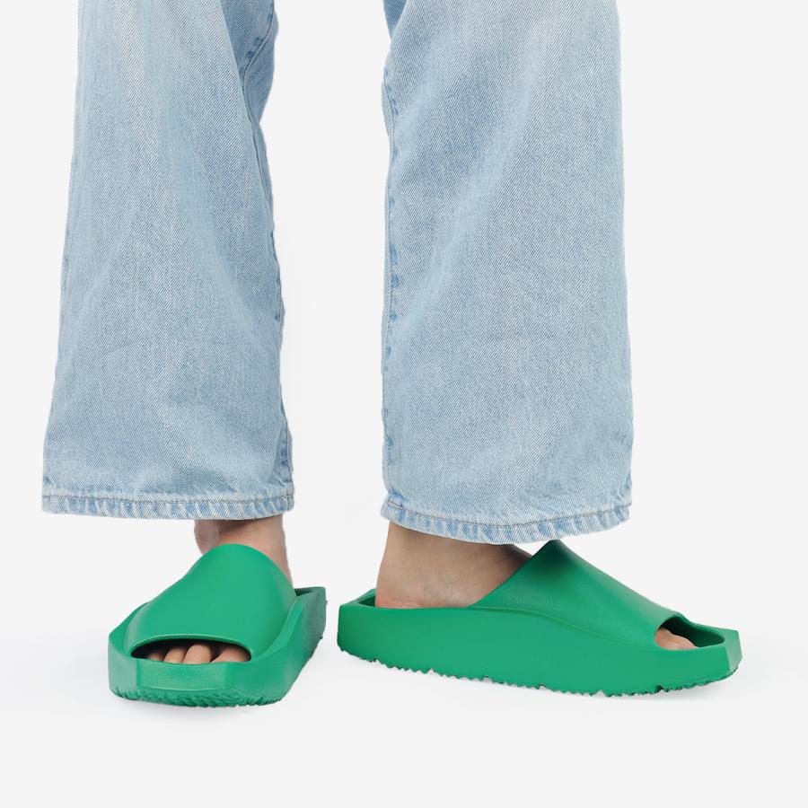 NIKE（ナイキ） NIKE WMNS JORDAN HEX SLIDE ウィメンズ ジョーダン