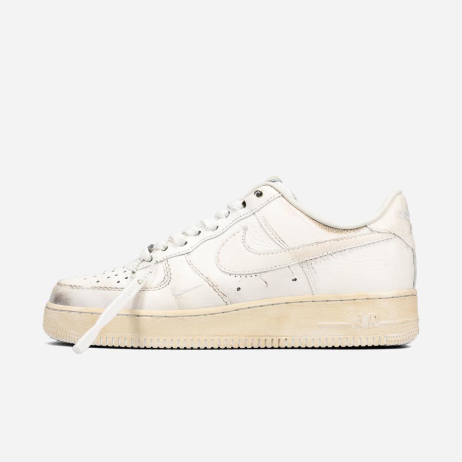 【11%OFF】  NIKE AIR FORCE 1 LOW ×.SWOOSH -DIRTY TRIPLE WHITE- ナイキ エアフォース 1 ロー × ドットスウッシュ 海外限定 日本未発売 ホワイト HJ9346-100の画像