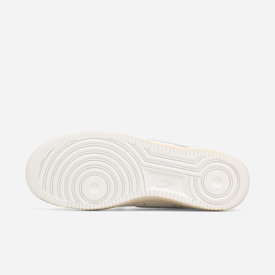 【11%OFF】  NIKE AIR FORCE 1 LOW ×.SWOOSH -DIRTY TRIPLE WHITE- ナイキ エアフォース 1 ロー × ドットスウッシュ 海外限定 日本未発売 ホワイト HJ9346-100の画像
