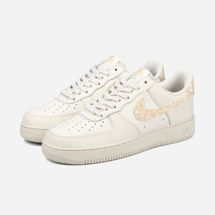 ナイキ ウィメンズ エアフォース 1 オフ ホワイト/ベージュ 24.5㎝ NIKE（ナイキ）の「NIKE WOMENS AIR FORCE 1 '07 LX / ナイキ