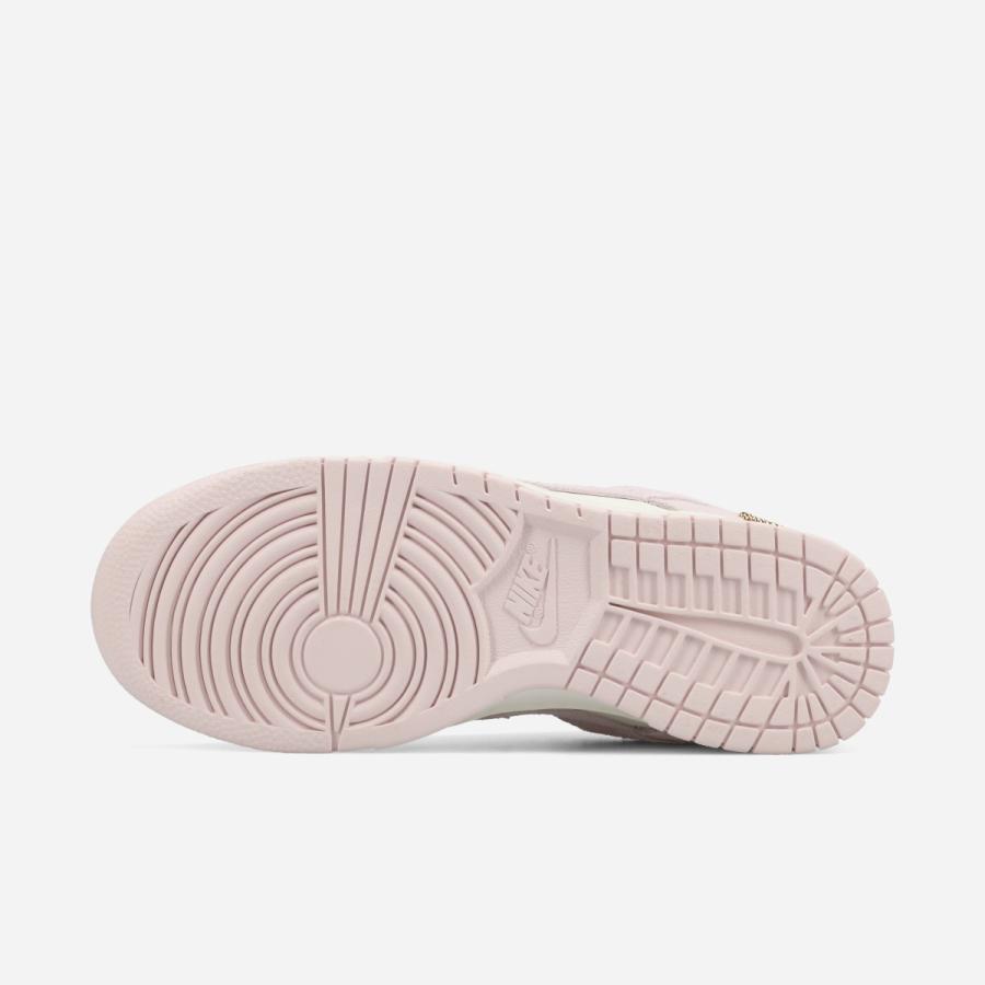 NIKE WMNS DUNK LOW ナイキ ウィメンズ ダンク ロー レディース SAIL/PEARL PINK/WHITE/METALLIC GOLD ピンク IO4244-100の画像