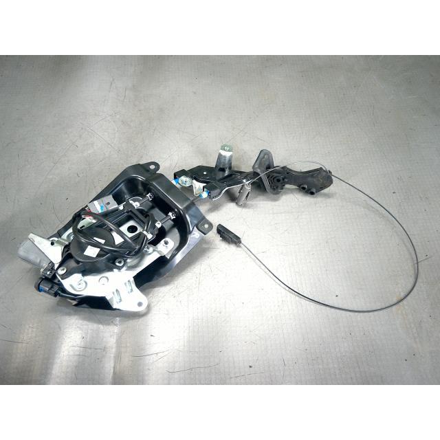 ソリオ DBA-MA15S 右パワースライドドアモーター S K12B CVT ZSF