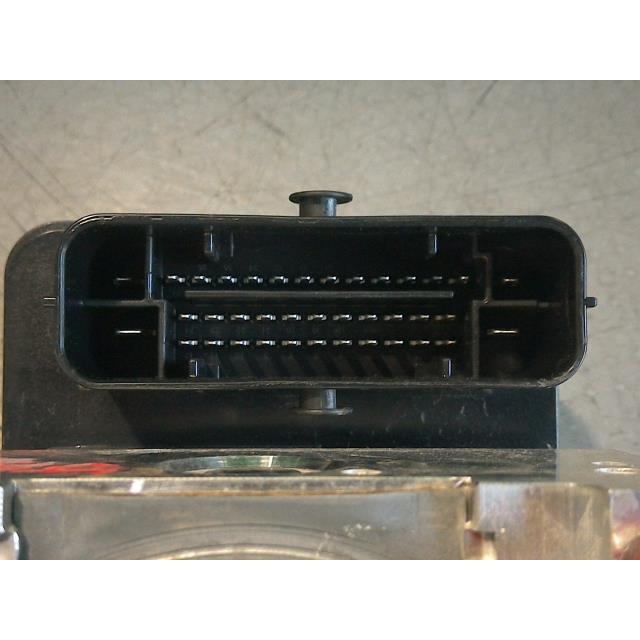 デミオ DBA-DJ3AS ABSアクチュエーター 13S 4WD P3-VPS 6FT 41V D0Y1