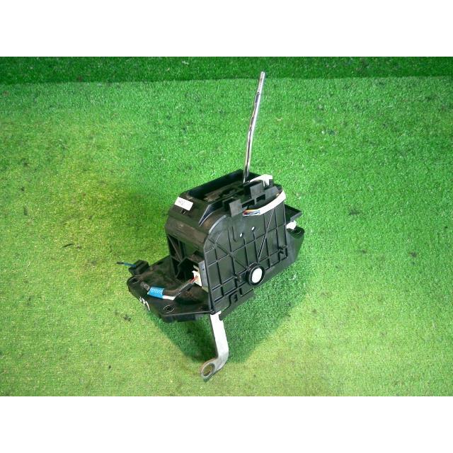 クラウン DAA-GWS204 シフトレバー ハイブリッド 2GR-FSE CVT 062
