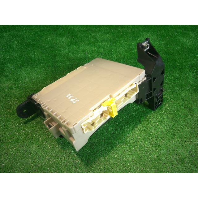 レクサス（LEXUS） HS DAA-ANF10 ヒューズボックス HS250H バージョンI