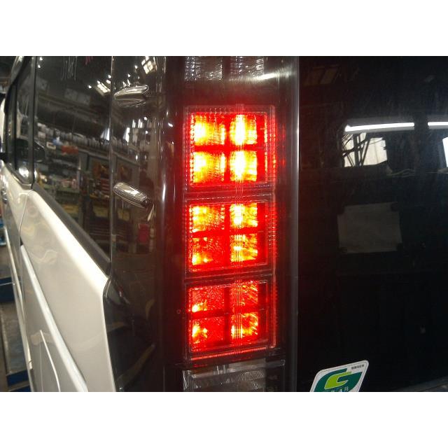 ヴォクシー DBA-ZRR85W 左テールランプ ZS 煌 4WD 8人 3ZR-FAE CVT 070 