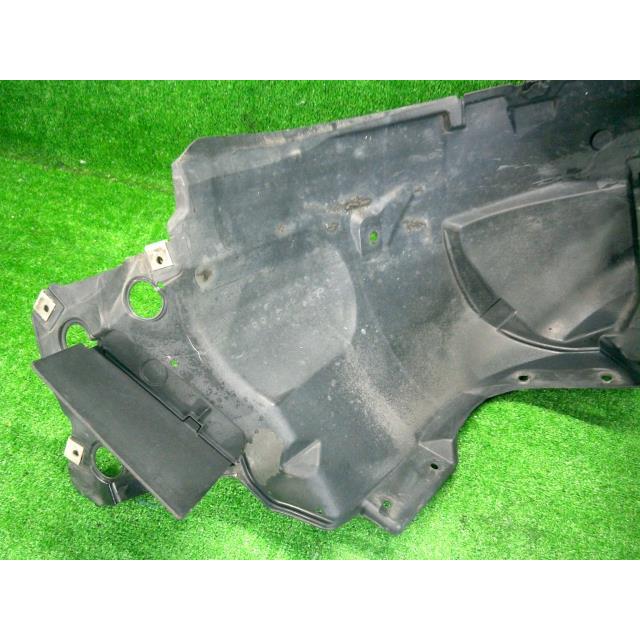 セレナ DAA-GC27 左Fインナーフェンダー X 8人 MR20DD CVT QAB 63843