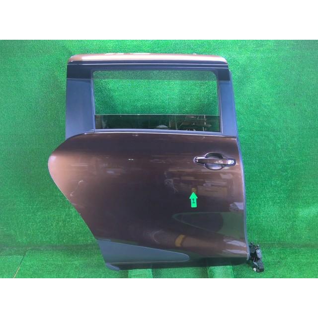 シエンタ(車) シエンタ DBA-NCP175G 右RドアASSY G 4WD 6人 1NZ-FE CVT 