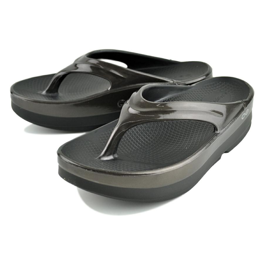 新品⭐︎Oofos OOmega OOlala Luxe 23cm チタンミラー 海外限定カラー ◇ OOFOS ◇ OOMEGA LUXE チタンミラー