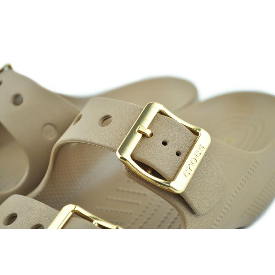crocs（クロックス） サタデー メタリック バックル サンダル