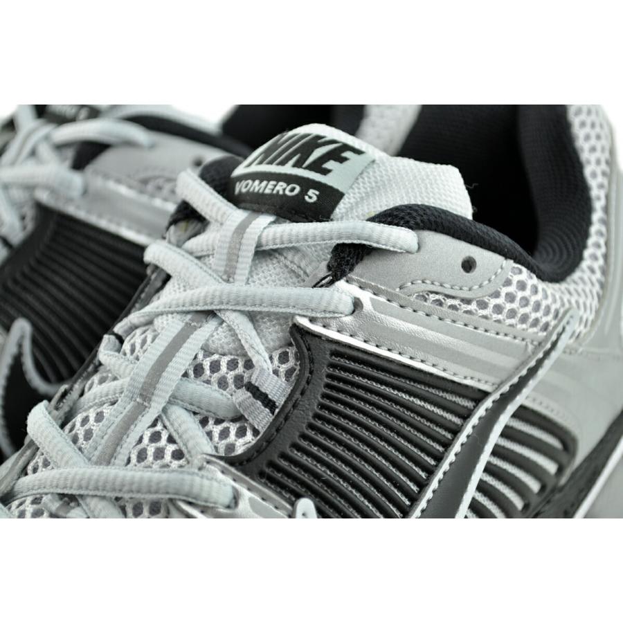NIKE（ナイキ） ズーム ボメロ 5 メタリックシルバー ブラック NIKE