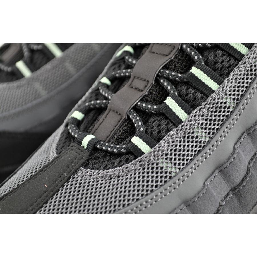 NIKE（ナイキ） エアマックス 95 ブラック ヴェイパーグリーン