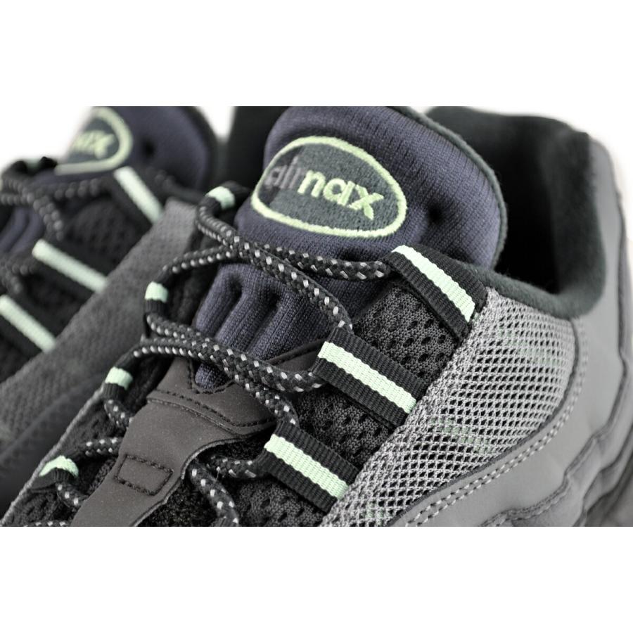 NIKE（ナイキ） エアマックス 95 ブラック ヴェイパーグリーン