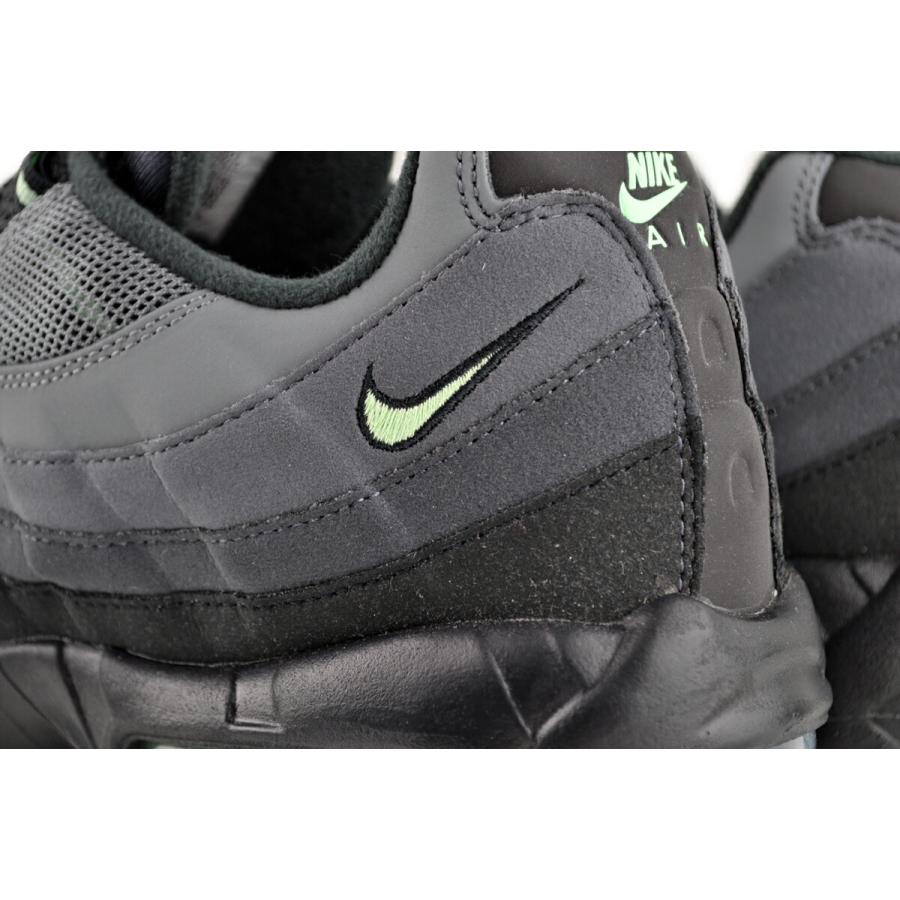 NIKE（ナイキ） エアマックス 95 ブラック ヴェイパーグリーン