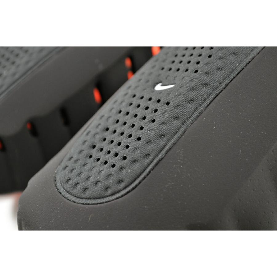 ナイキ ウィメンズ マインド001 ブラック クローム ハイパークリムゾン NIKE WMNS MIND 001 blk/chrome-hyper crimson hq4309-001の画像