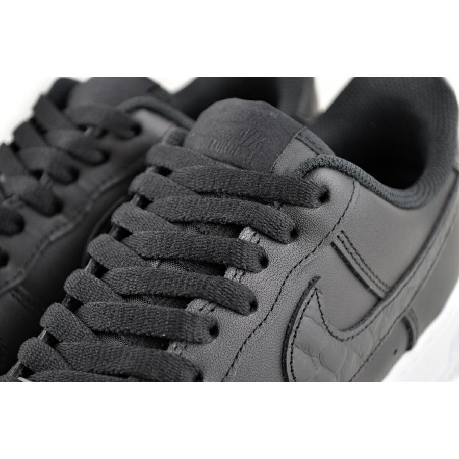 ナイキ ウィメンズ エアフォース1 '07 SE ブラック ニュートラルグレー ホワイト NIKE WMNS AIR FORCE 1 07 SE blk/blk-neutral grey-wht io4837-001の画像