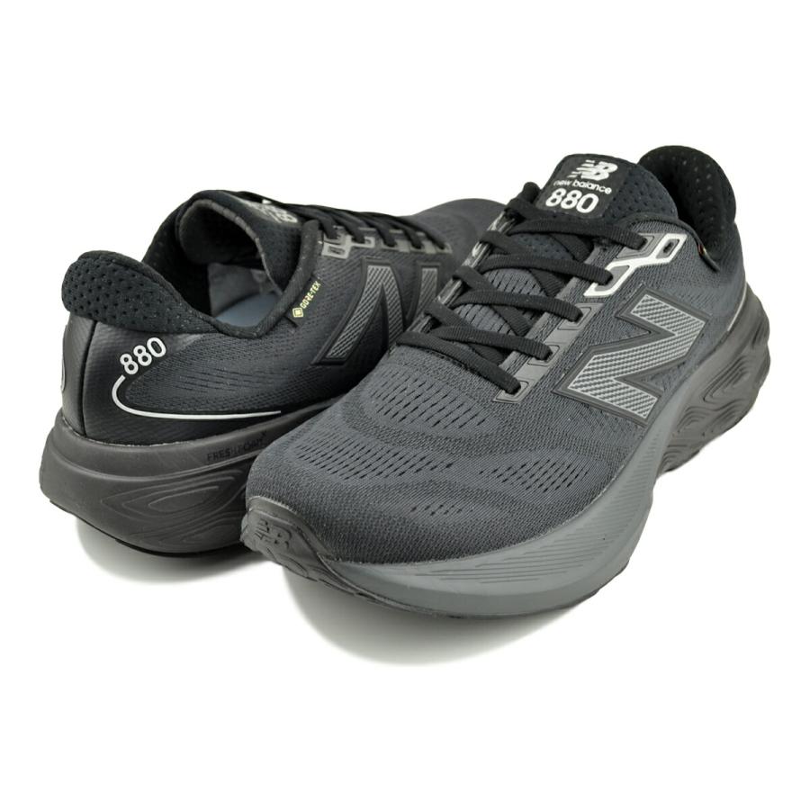 美品New Balance 880ブラック GORE-TEX　23.5 （2Ｅ） New Balance（ニューバランス） 880 ゴアテックス 2E ブラックシルバー