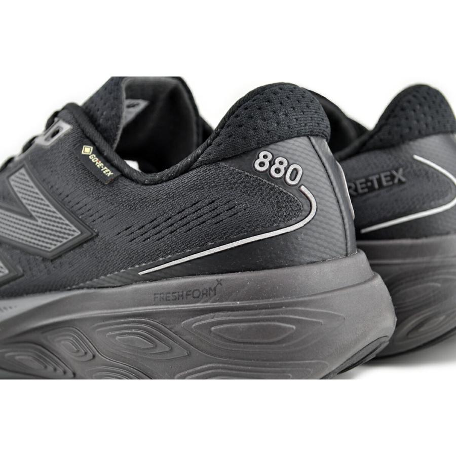 New Balance（ニューバランス） 880 ゴアテックス 2E ブラックシルバー