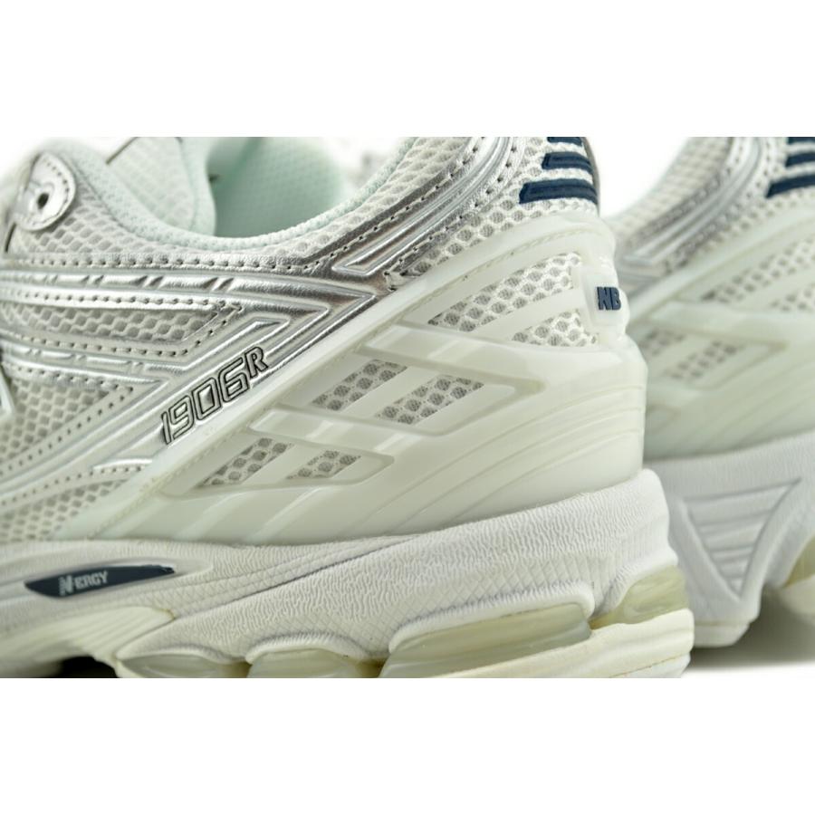 New Balance（ニューバランス） 1906 ホワイト NEW BALANCE U1906RCM