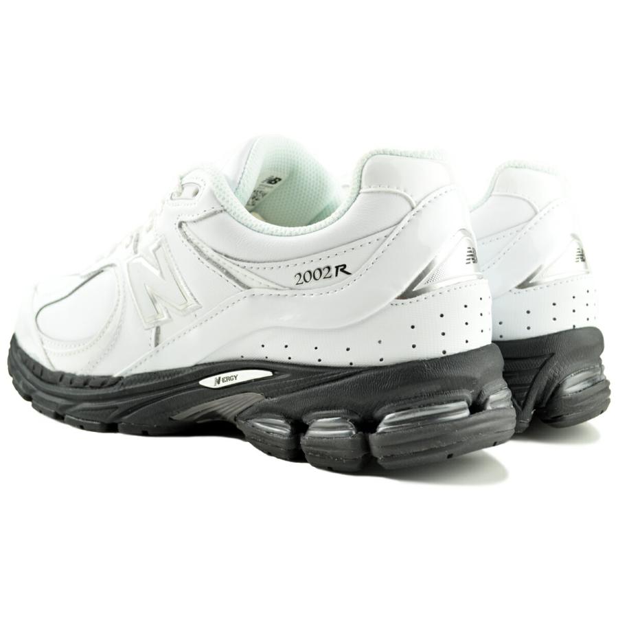 New Balance（ニューバランス） 2002 ホワイト シルバーメタリック