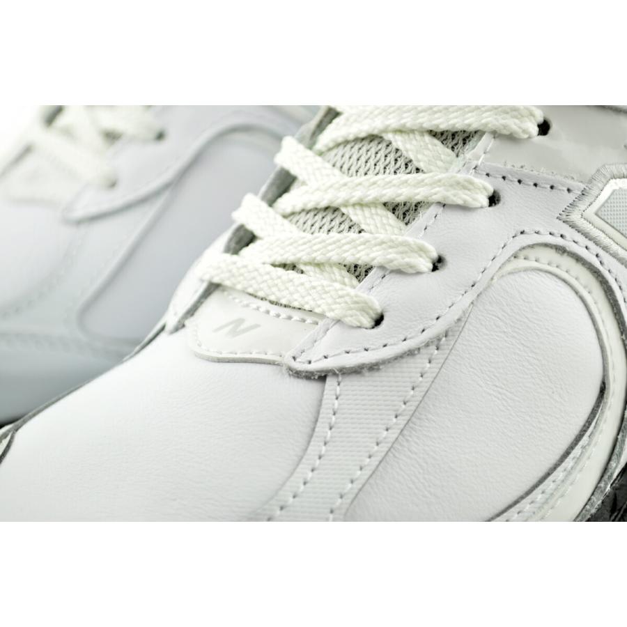 New Balance（ニューバランス） 2002 ホワイト シルバーメタリック
