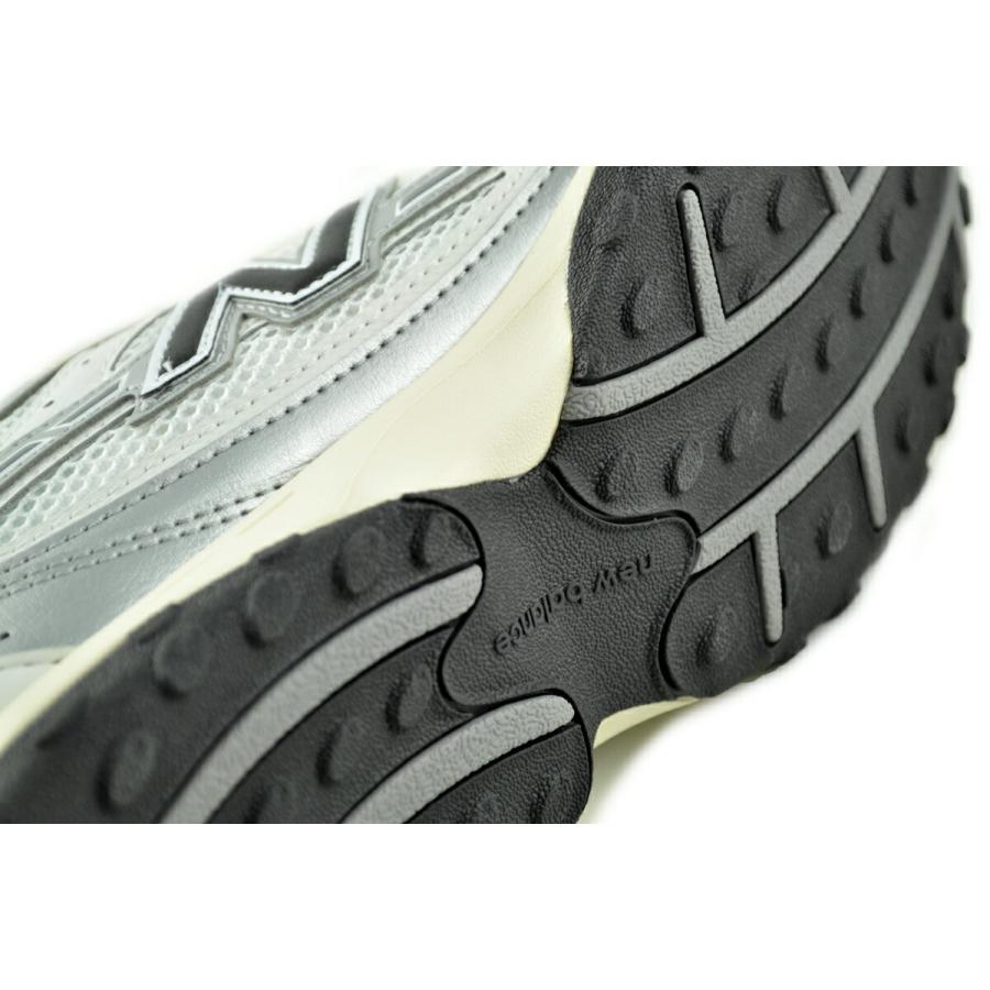 New Balance（ニューバランス） 204L シルバーメタリック ブラック NEW